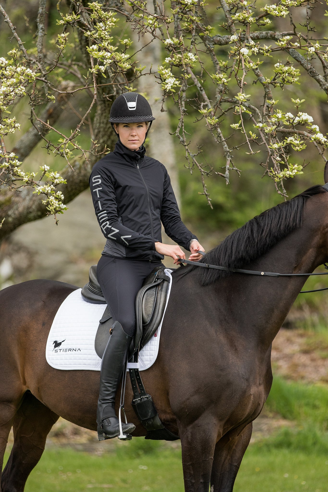 Axis Jacket - BlackStierna UK