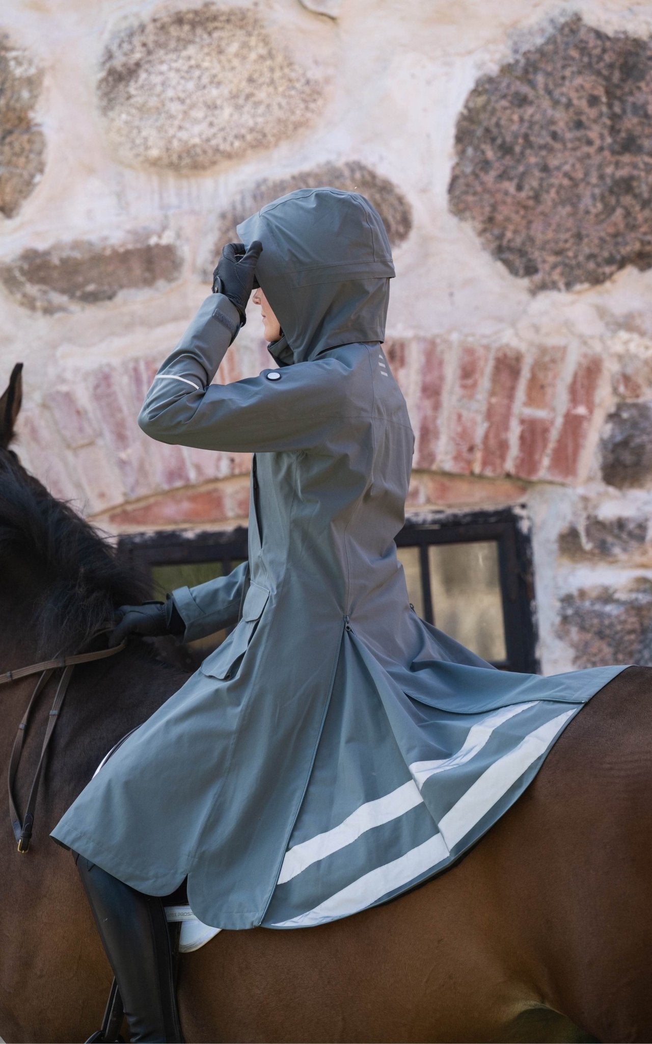 Nova Raincoat - SageStierna UK