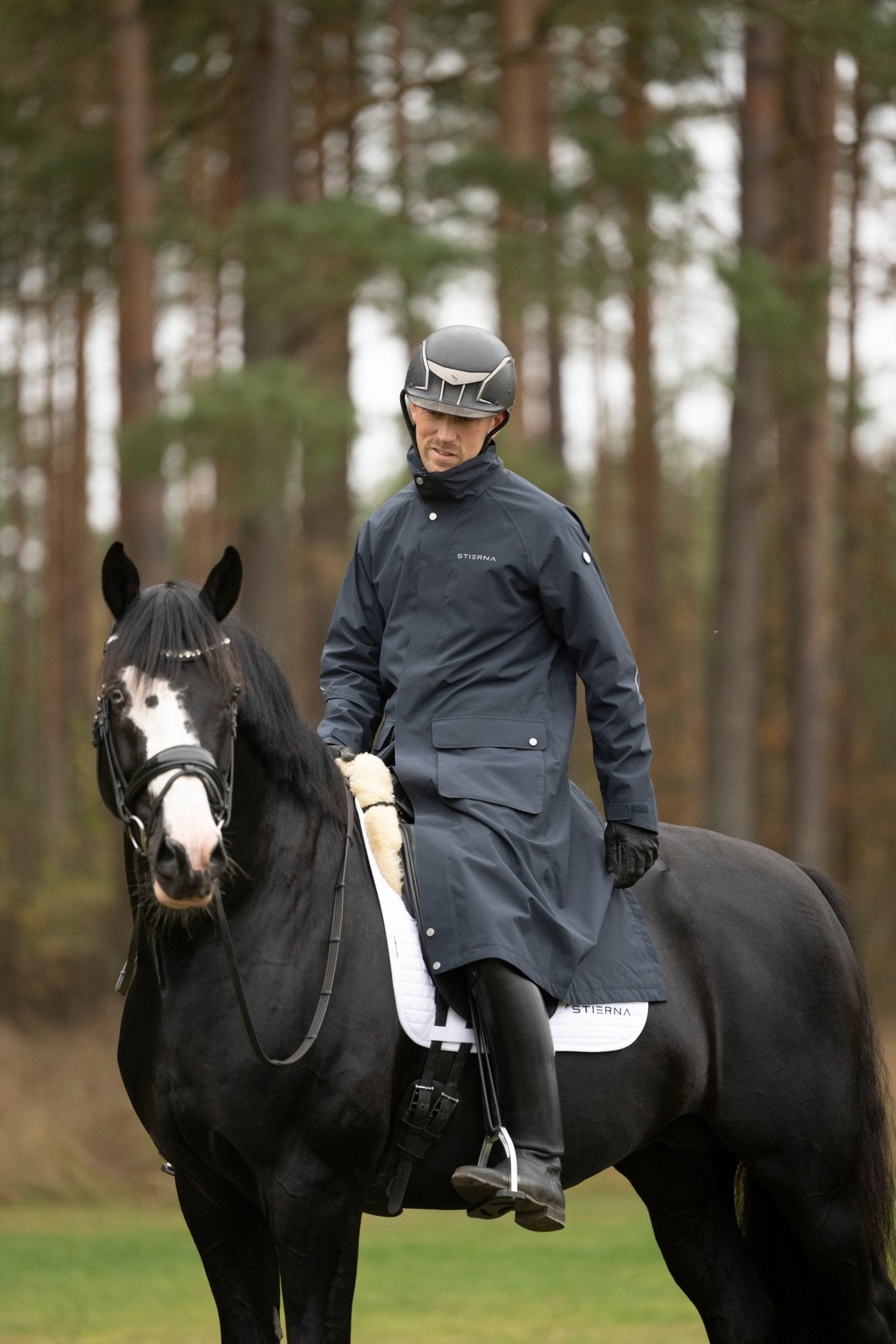 Sky Raincoat - Midnight NavyStierna UK