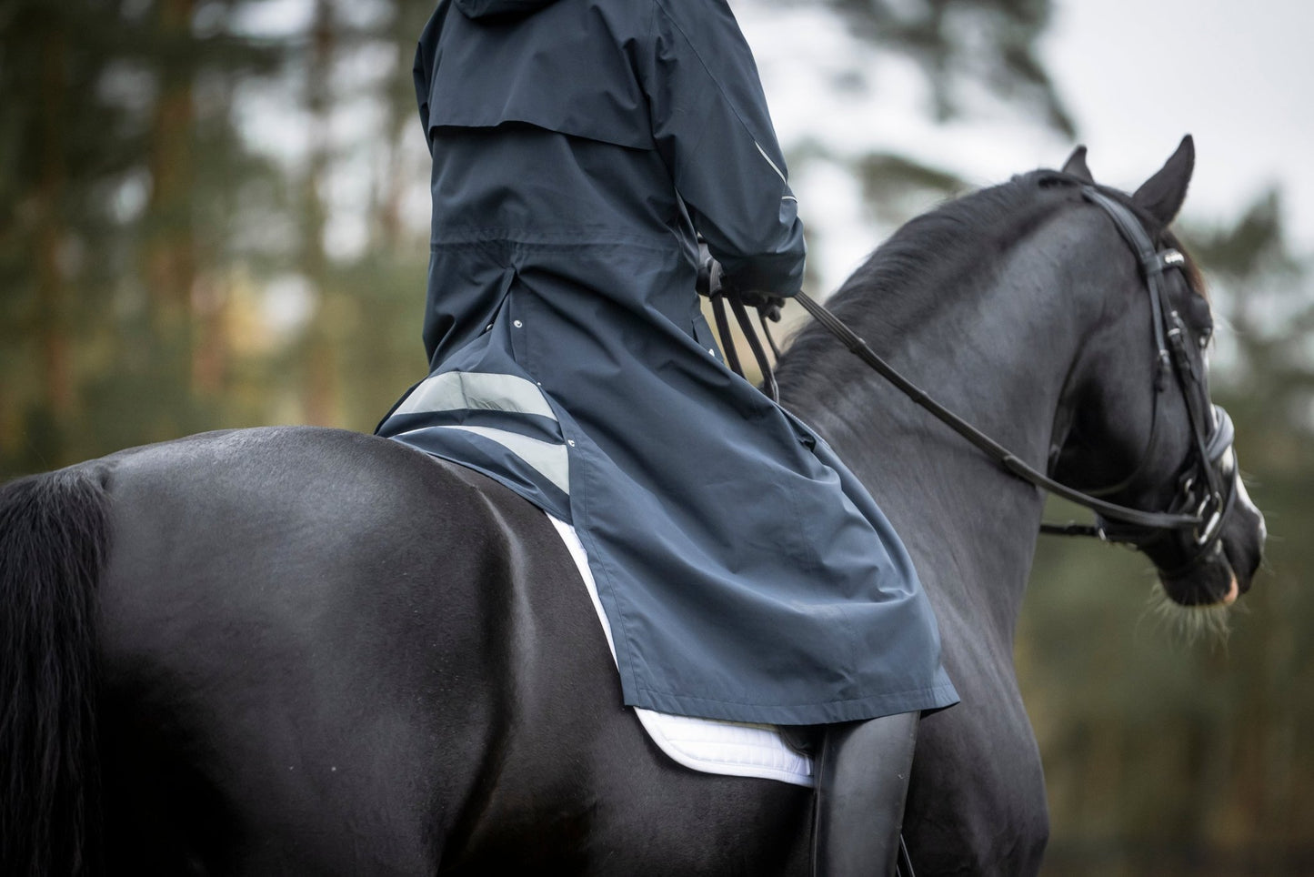 Sky Raincoat - Midnight NavyStierna UK
